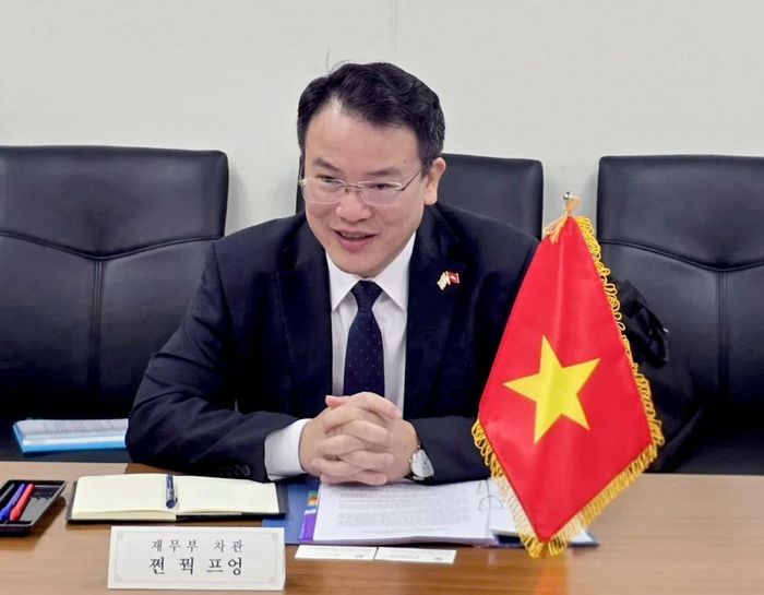 Thứ trưởng Bộ Tài chính Việt Nam Trần Quốc Phương phát biểu tại buổi làm việc. Ảnh: Nguyễn Hoàng Linh