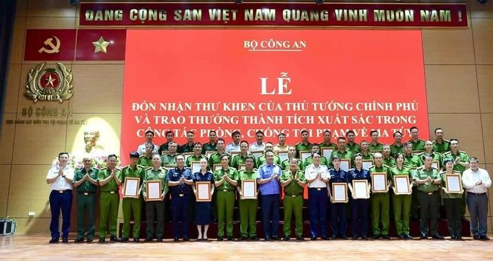 Chính phủ biểu dương Hải quan tham gia triệt phá chuyên án 1,16 tấn Ketamine trên biển. Ảnh: Cục HQ