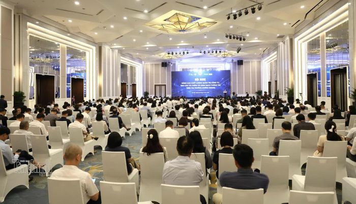 Hội nghị nâng cao chất lượng quản trị công ty, báo cáo tài chính và minh bạch thông tin trên thị trường chứng khoán thu hút đông đảo đại biểu tham dự. Ảnh: Mạnh Tuấn