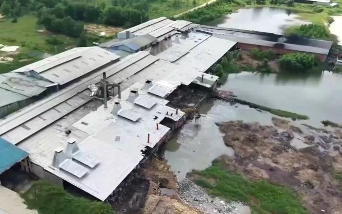 Việc chôn lấp rác thải nguy hại không đúng quy định sẽ để lại hệ lụy nghiêm trọng về vấn đề môi trường.