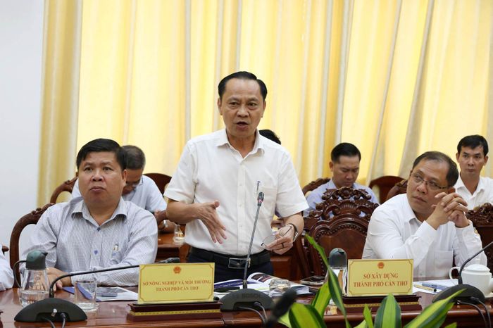 Lãnh đạo Sở Xây dựng TP. Cần Thơ góp ý tại cuộc làm việc