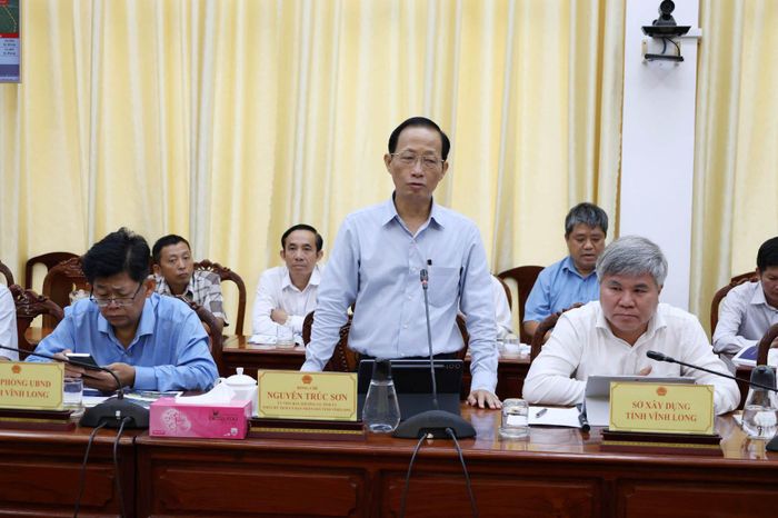 Phó Chủ tịch UBND tỉnh Vĩnh Long Nguyễn Trúc Sơn phát biểu tại cuộc làm việc
