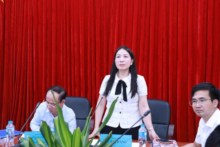 Bà Lê Thị Hằng, Phó Cục trưởng Cục Giáo dục nghề nghiệp và Giáo dục thường xuyên phát biểu tại hội thảo. Ảnh: Bộ GD-ĐT
