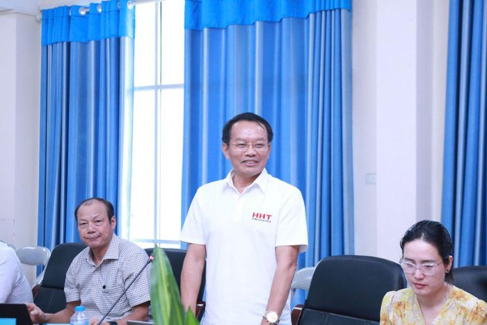 Hiệu trưởng Trường Cao đẳng Công nghệ cao Hà Nội Phạm Xuân Khánh trao đổi tại hội thảo. Ảnh: Bộ GD-ĐT