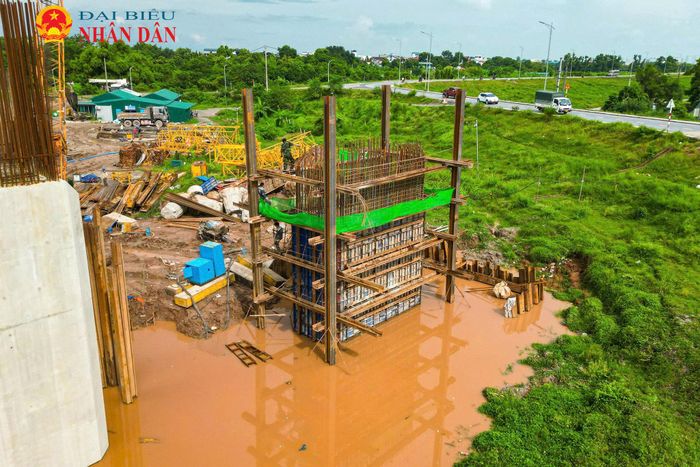 Cầu Ngọc Hồi được định vị là một trong những công trình giao thông trọng điểm bậc nhất của Hà Nội trong giai đoạn hiện nay. Công trình gánh vác sứ mệnh huyết mạch: kết nối trực tiếp khu vực phía Nam Thủ đô với tỉnh Hưng Yên thông qua tuyến đường Vành đai 3.5