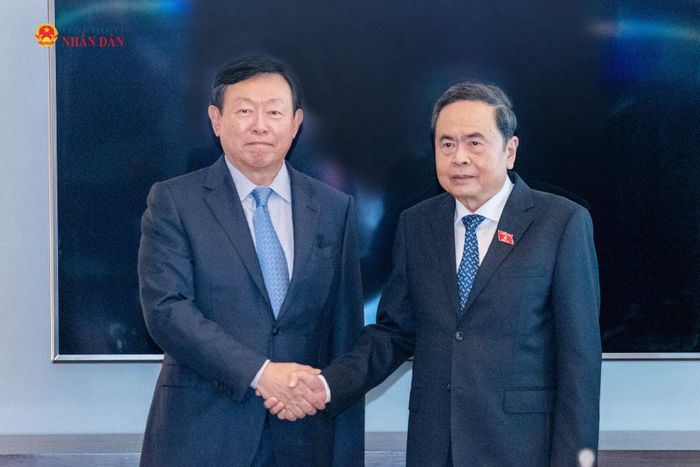 Chủ tịch Quốc hội Trần Thanh Mẫn tiếp Chủ tịch Tập đoàn Lotte Shin Dong-bin