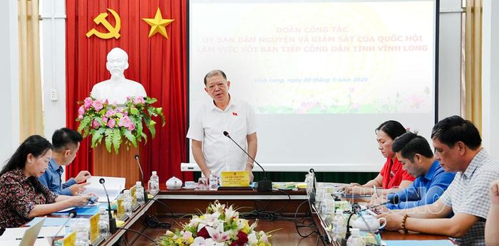 Phó Chủ nhiệm Ủy ban Dân nguyện và Giám sát Lò Việt Phương phát biểu tại buổi làm việc với Ban Tiếp công dân tỉnh Vĩnh Long. Ảnh: Báo Vĩnh Long
