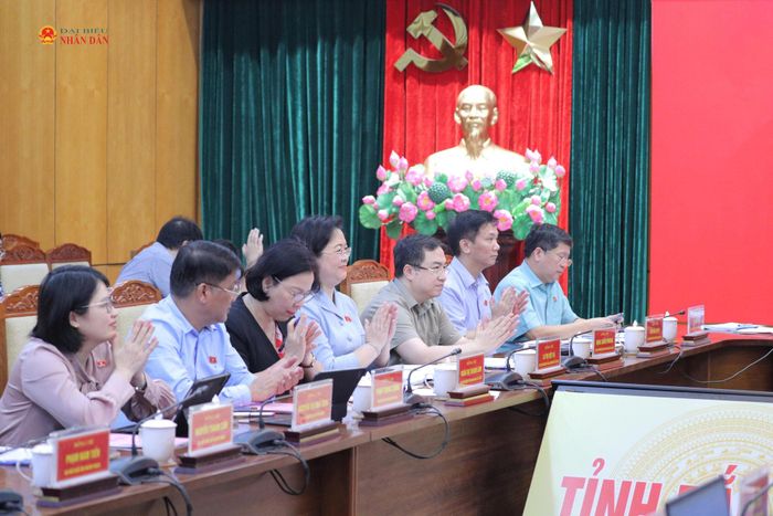 Các thành viên Đoàn giám sát tham dự cuộc làm việc