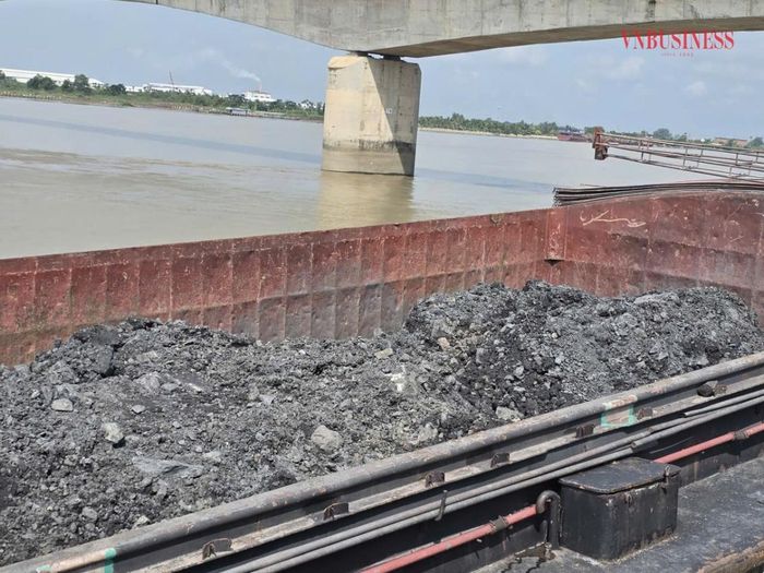 Qúa trình vận chuyển đất, đá thải từ mỏ than về Hải Phòng cũng được quy định chi tiết, rõ ràng.