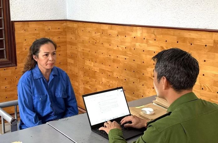Cơ quan điều tra tiến hành lấy lời khai đối tượng Nguyễn Thị Nga Huyền.