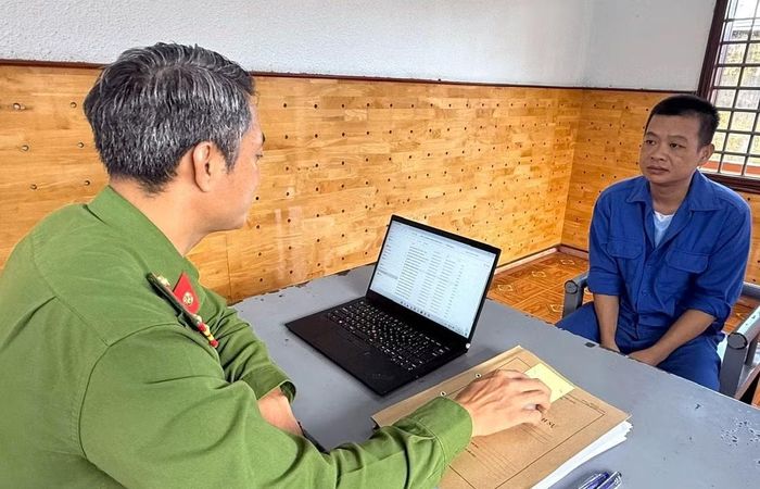 Cơ quan điều tra tiến hành lấy lời khai đối tượng Nguyễn Viết Trường.