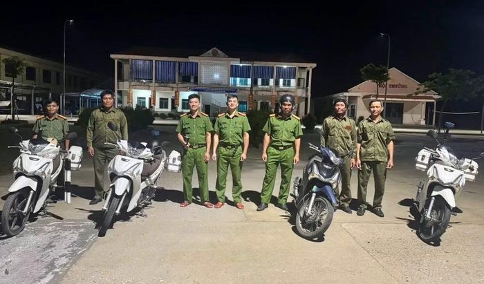 Công an xã Thăng Điền tổ chức lực lượng tuần tra đêm đảm bảo an ninh, trật tự.