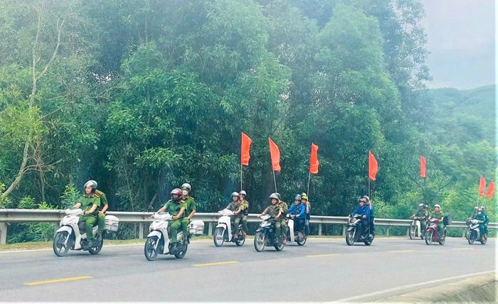 Công an xã Ba Động, tỉnh Quảng Ngãi tuyên truyền phòng chống tệ nạn ma túy trên địa bàn.