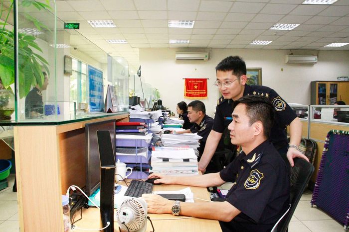 Đưa ngưỡng miễn thuế nhập khẩu về mức 100.000 đồng.