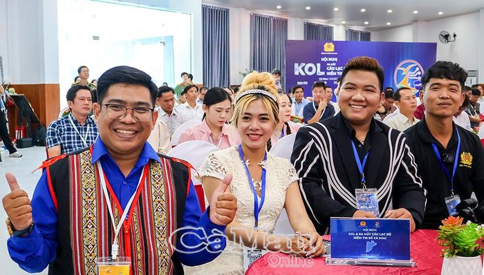 Các KOL tại Bạc Liêu về dự và tham gia, trở thành thành viên của Câu lạc bộ Niềm tin số.