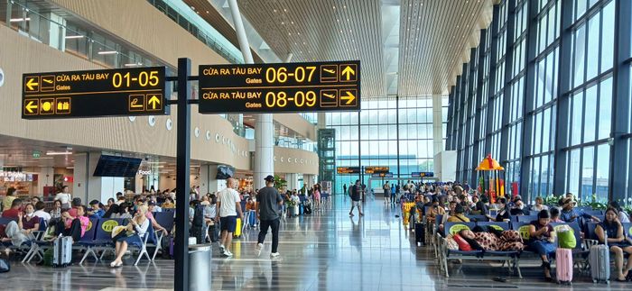 Cục Hàng không Việt Nam đang tiếp tục triển khai các giải pháp nhằm giảm thủ tục hành chính, đảm bảo an toàn bay, cũng như tạo điều kiện thuận lợi cho du khách. Ảnh: N.Lộc