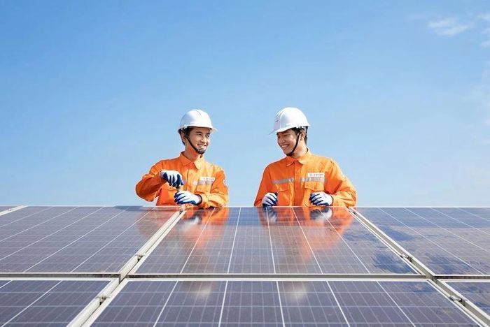 Hà Nội tính hỗ trợ người dân lắp điện mặt trời, pin lưu trữ. (Ảnh minh họa)