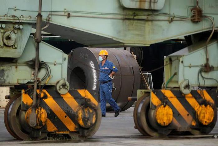 Thép cuộn tại cơ sở của Baosteel, thuộc China Baowu Steel Group, ở Thượng Hải, Trung Quốc. Ảnh: Reuters/Aly Song.