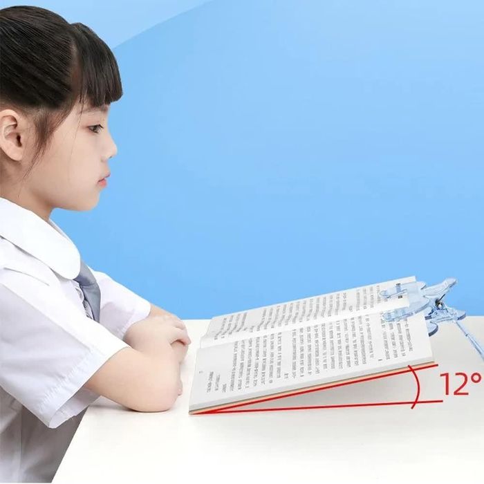 Một chiếc giá đỡ sách có thể nâng tài liệu lên độ cao thuận tiện hơn, giúp trẻ quan sát dễ dàng