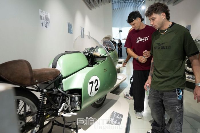 Ngôi nhà Moto Guzzi được cải tạo ngay trên nền nhà máy nguyên bản đã ra đời từ năm 1921 là nơi trưng bày toàn bộ dải sản phẩm và phụ kiện của Moto Guzzi