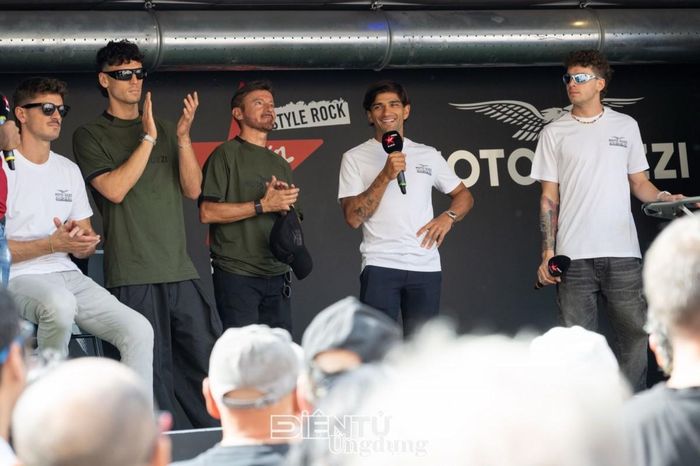 Không khí lễ hội được hâm nóng khi đội ngũ Aprilia Racing, cùng CEO Massimo Rivola và tay đua Jorge Martín xuất hiện