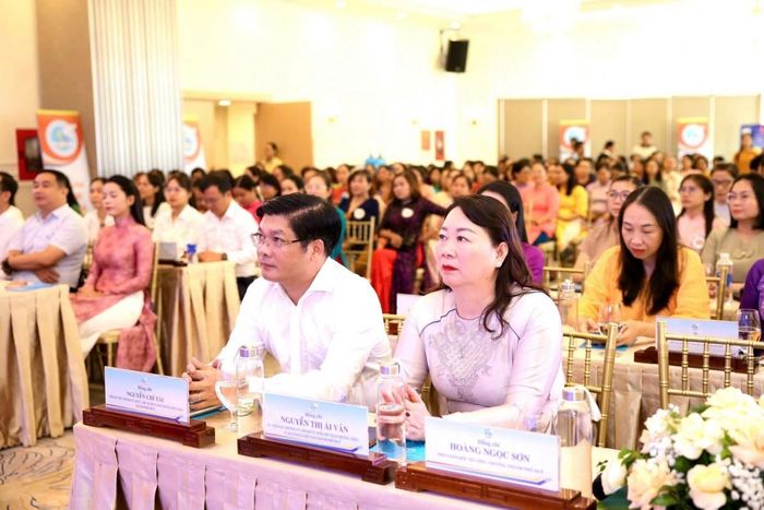 Đồng chí Nguyễn Chí Tài - Phó Bí thư Thành ủy, Chủ tịch Ủy ban MTTQ Việt Nam; đồng chí Nguyễn Thị Ái Vân - UVTV, Phó Chủ tịch Thường trực Ủy ban MTTQ Việt Nam thành phố tham dự
