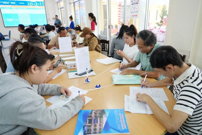 Nhu cầu kết nối việc làm, đào tạo nghề và hỗ trợ chuyển đổi nghề nghiệp ngày càng lớn...
