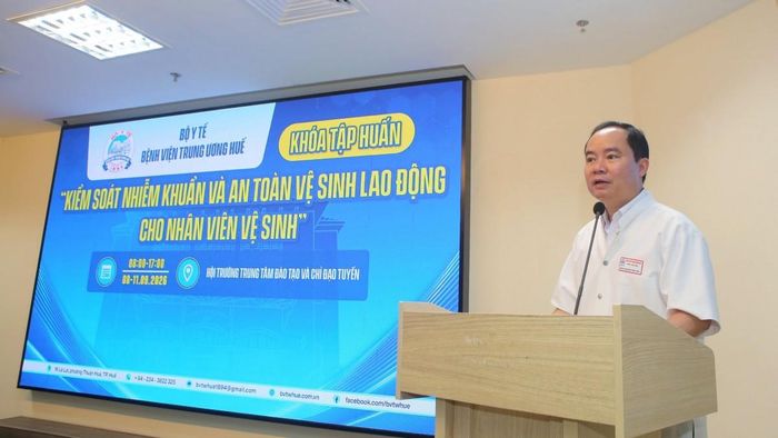 BSCKII. Phạm Như Vĩnh Tuyên – Phó Giám đốc Bệnh viện, Phó Giám đốc Trung tâm Đào tạo và Chỉ đạo tuyến phát biểu tại khoá tập huấn