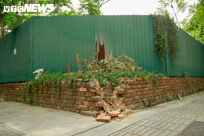 Theo phương án cổ phần hóa được UBND tỉnh phê duyệt tại Quyết định số 2901/QĐ-UBND ngày 22/12/2006, khu đất 85 Nguyễn Chí Diểu được Công ty Cổ phần Du lịch Hương Giang tiếp tục quản lý và lập dự án đầu tư.