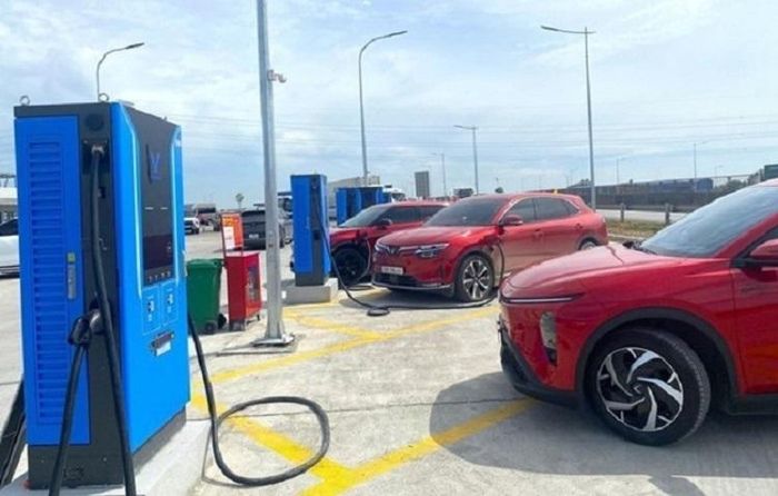 Một trạm sạc xe điện.