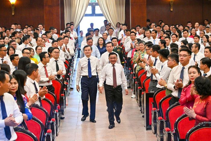 Thường trực Ban Bí thư Trần Cẩm Tú và các đại biểu dự lễ khai giảng năm học 2026-2027 của Học viện Chính trị quốc gia Hồ Chí Minh. (Ảnh: Cổng TTĐT Đảng Cộng sản Việt Nam)