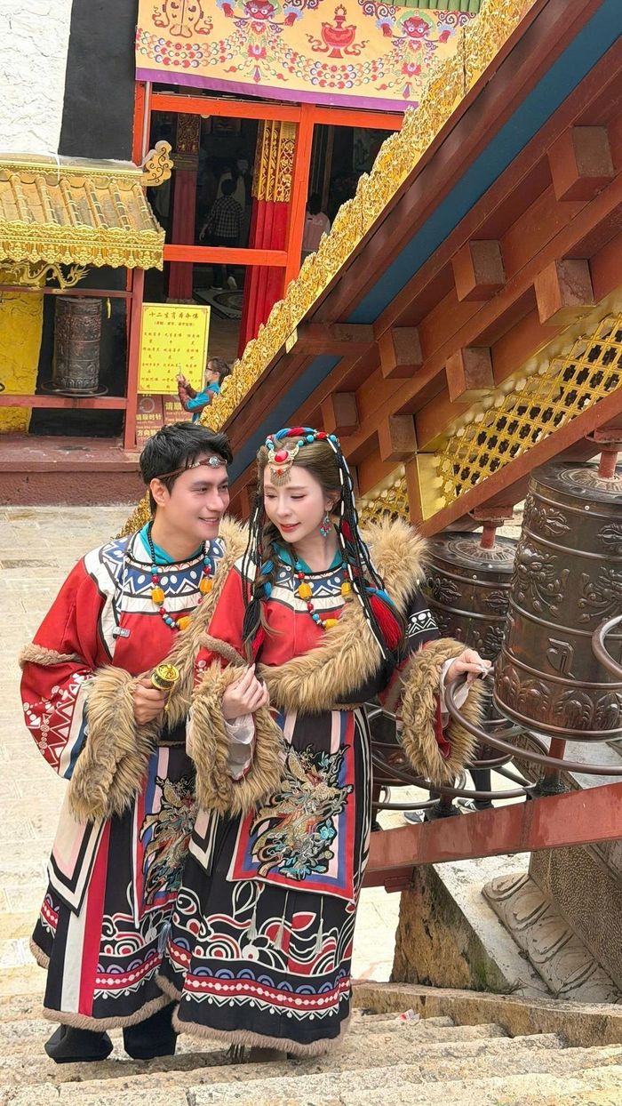 Du lịch là một trong những hoạt động thường xuyên của Việt Anh và Quỳnh Nga kể từ khi công khai tình cảm.
