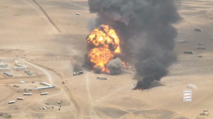 Houthi được cho là tấn công đáp trả việc Ả Rập Xê Út không kích vào Yemen.