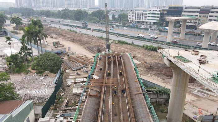 Hà Nội tập trung tháo gỡ khó khăn, tiếp tục đẩy mạnh giải ngân đầu tư công những tháng cuối năm. Ảnh: Dự án đường Vành đai 3,5, một trong những công trình giao thông trọng điểm của Hà Nội. Ảnh: Công Phương
