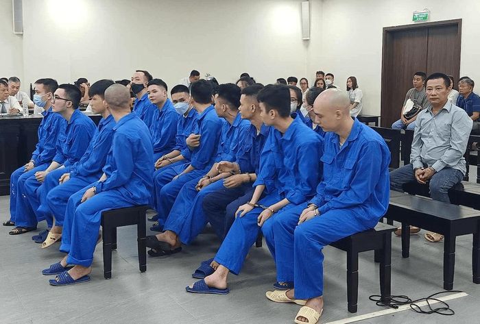 Các bị cáo trong đường dây 777pay chuyên rửa tiền bị đưa ra xét xử vào tháng 5-2024. Ảnh: N.N