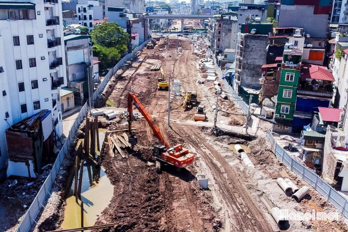 Sau thời gian triển khai, nhiều phân đoạn của dự án đã cơ bản hoàn thành công tác san nền, lu lèn nền móng, hệ thống thoát nước mưa và hạng mục hạ tầng ngầm liên quan. Các nhà thầu chuyển sang giai đoạn hoàn thiện nền, mặt đường và các hạng mục kỹ thuật còn lại.