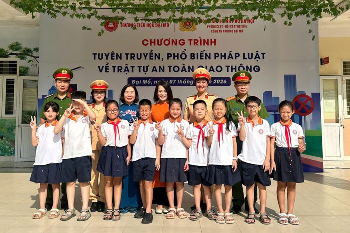 Những ngôi trường bình yên, an toàn và giàu tính nhân văn sẽ là bệ đỡ vững chắc để nuôi dưỡng những thế hệ học sinh Thủ đô phát triển toàn diện cả về tri thức, đạo đức và ý thức tuân thủ pháp luật. Ảnh PV