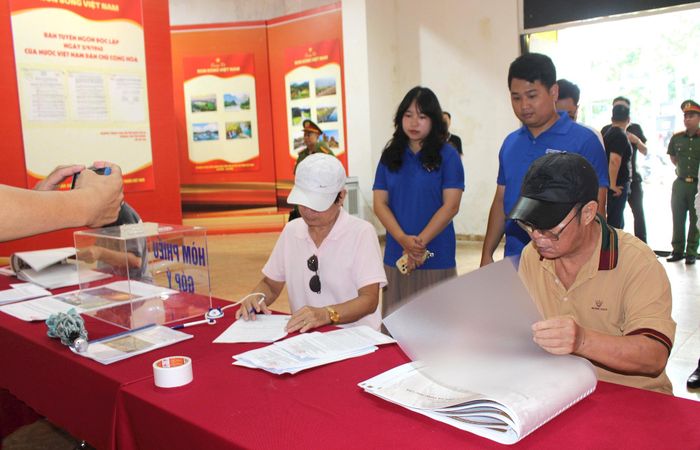 Thành phố trân trọng lắng nghe, nghiên cứu, tiếp thu các ý kiến có căn cứ nhằm bảo tồn, phát huy những giá trị đặc biệt về lịch sử, văn hóa, kiến trúc, cảnh quan của khu vực. Ảnh: Đình Hiệp