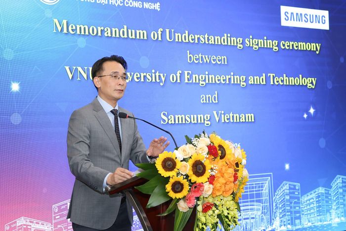 GS.TS Chử Đức Trình, Hiệu trưởng Trường Đại học Công nghệ. Ảnh: PV