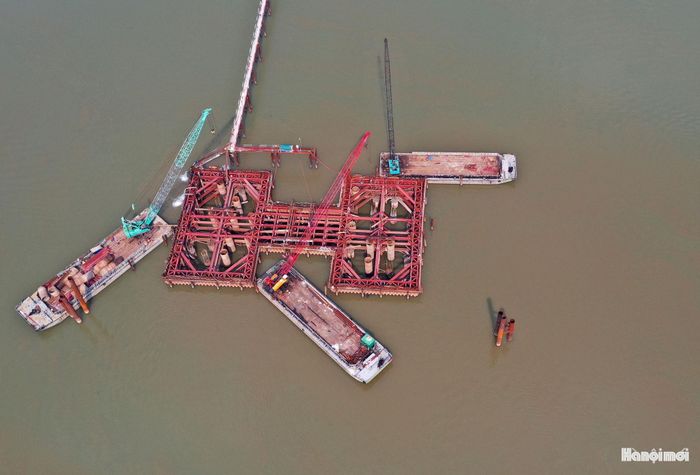 Theo thiết kế, cầu Ngọc Hồi rộng 30m, gồm 4 làn ôtô và 2 làn hỗn hợp.