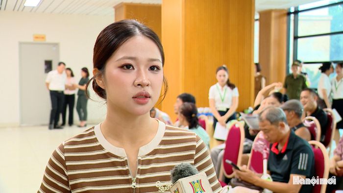 Chị Nguyễn Mai Liên, ở số nhà 397 La Thành, phường Ô Chợ Dừa. Ảnh: Lại Tấn