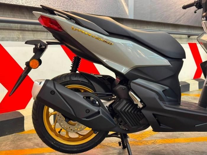Vario 160 được trang bị hệ thống chống bó cứng phanh ABS