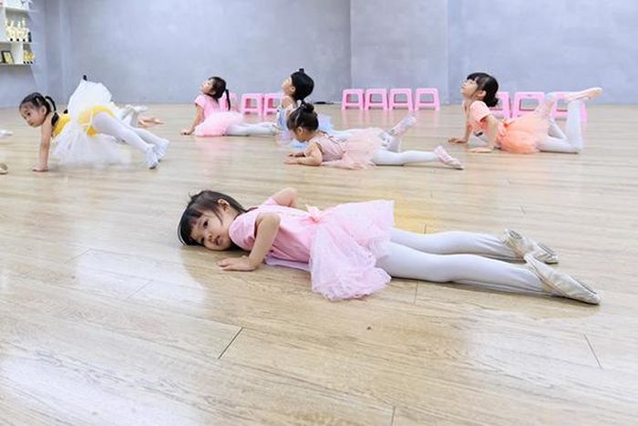 Lisa được nhận xét thừa hưởng nhiều nét đẹp từ bố mẹ. Cô bé có gương mặt bầu bĩnh, đôi mắt sáng và biểu cảm đáng yêu. Mỗi lần xuất hiện cùng gia đình, Lisa thường nhận được nhiều lời khen từ người hâm mộ.
