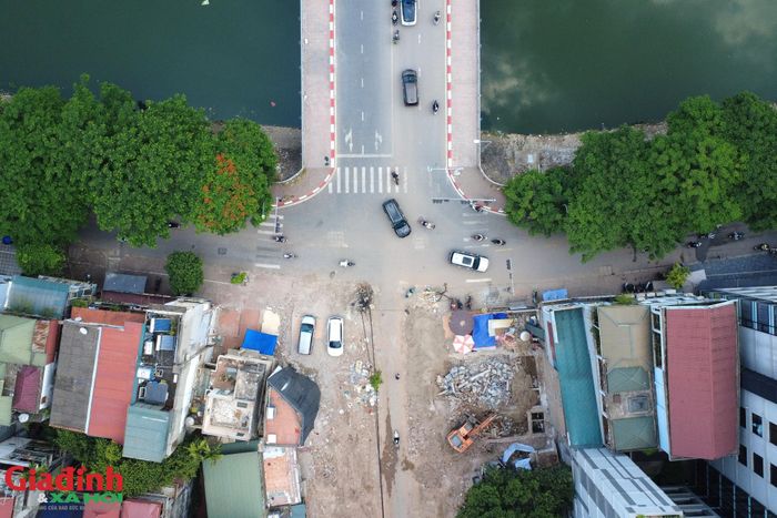 Chia sẻ về sự thay đổi này, ông Đinh Văn Hậu một người dân sinh sống tại khu vực bày tỏ sự mong mỏi tuyến đường sớm hoàn thiện để việc giao thông đi lại được thuận lợi, an toàn hơn, đồng thời giúp bộ mặt đô thị trở nên sạch đẹp, khang trang.