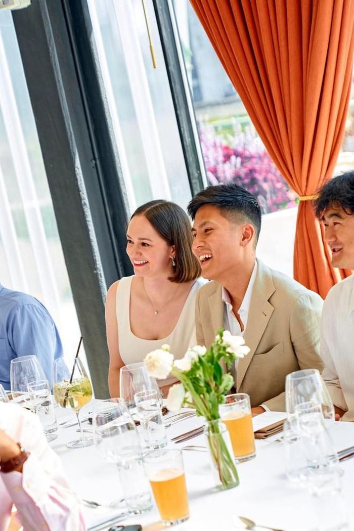 Trong ảnh là niềm hạnh phúc của bố mẹ cô dâu trong ngày vui của 2 con.