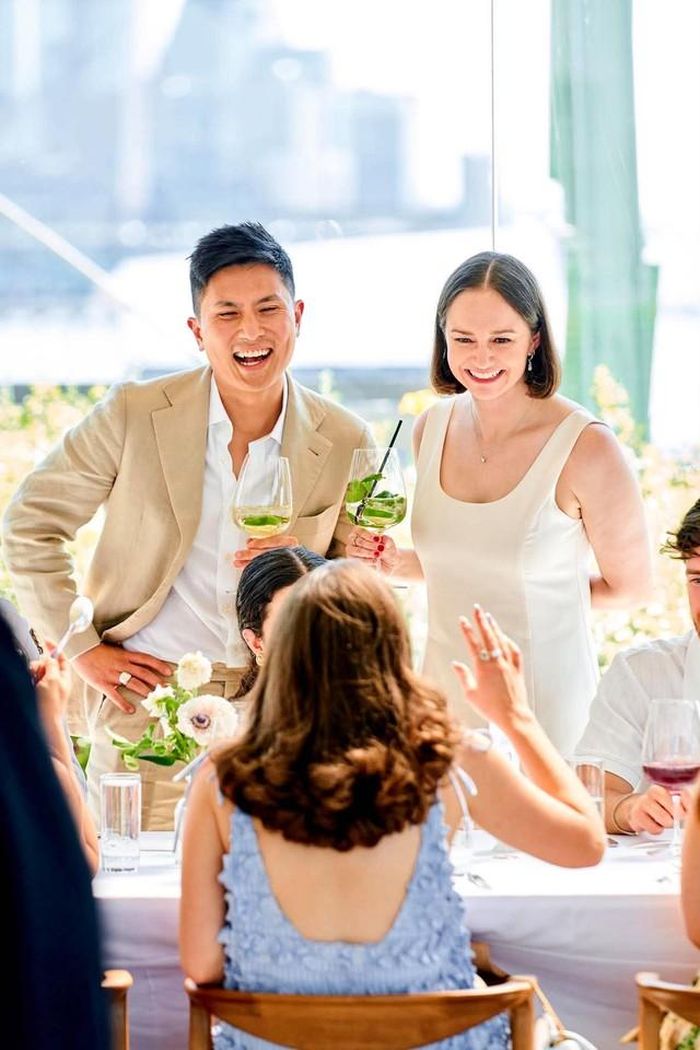 Chứng kiến hành trình phấn đấu của con riêng chồng trong sự nghiệp, người đẹp sinh năm 1979 rất tự hào khi Nam Thanh thành công, làm việc trong một tập đoàn lớn ở Mỹ, giữ vị trí quản lý. Trong khi đó, cô dâu của Nam Thanh là Allie cũng rất tài giỏi, cá tính. Ảnh: NVCC
