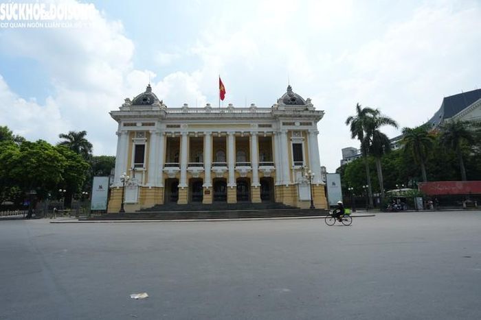 Không gian nghiên cứu còn kéo dài về phía quảng trường Cách mạng Tháng Tám, Nhà hát Lớn, Bảo tàng Lịch sử quốc gia và các khu vực phụ cận.