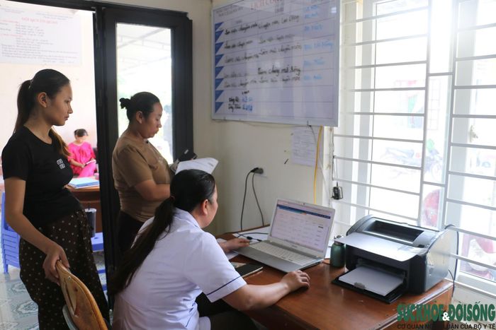 Tại Nghệ An, sau khi các nghị định có hiệu lực từ tháng 7/2026, ngành y tế đang rà soát, đánh giá lại đội ngũ nhân viên y tế và cộng tác viên dân số tại cơ sở. Ảnh: Song Hoàng