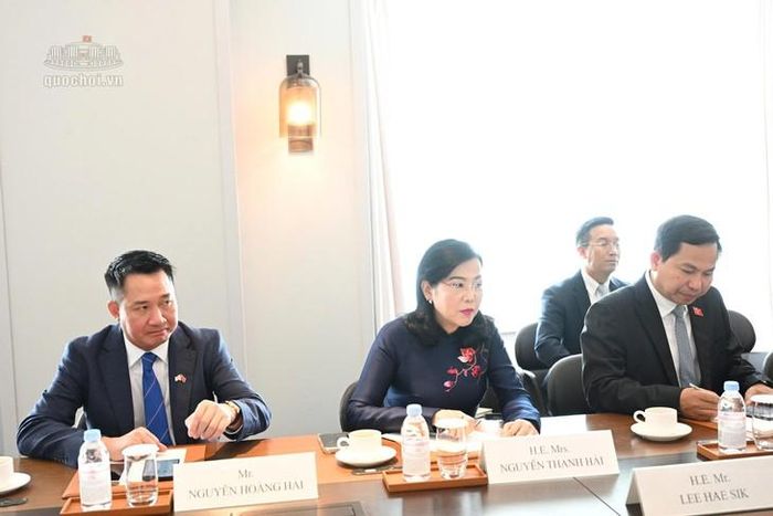 Các đại biểu tham dự cuộc tiếp.Ảnh: Media Quốc hội
