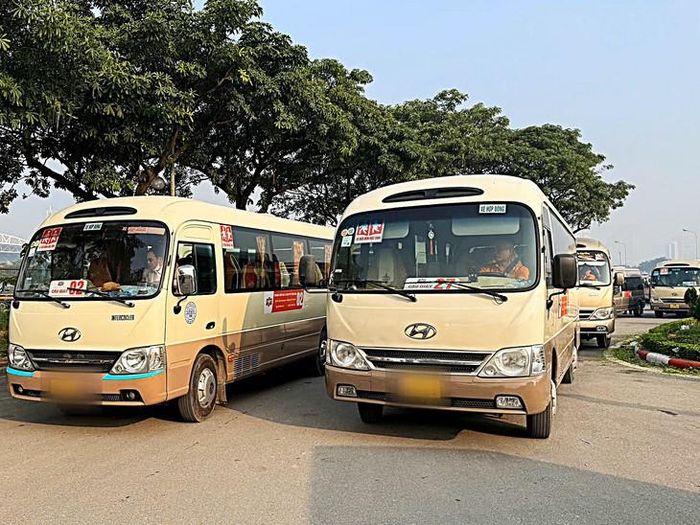 Hà Nội kiểm tra xe đưa đón học sinh, đặc biệt lưu ý điều kiện phương tiện, lái xe và việc bảo đảm an toàn cho trẻ trong suốt hành trình. (Ảnh Sở Xây dựng Hà Nội)